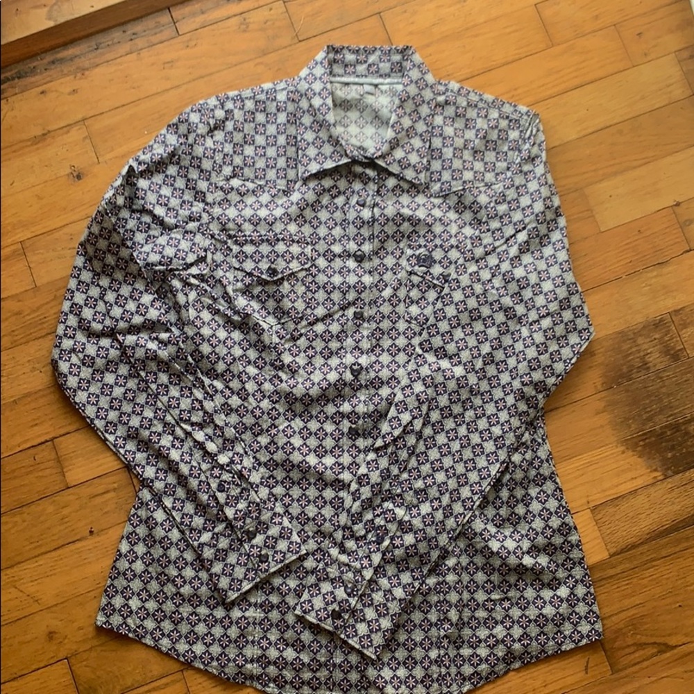 Cinch button down